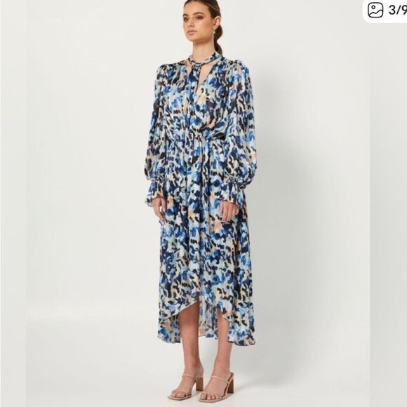 Elliatt Heavenly Creatures Blue Iridescent Long Sleeves Dress - Picture 3 of 11